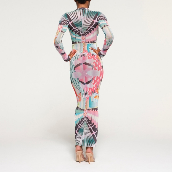 2. NWT SKIMS SUMMER MESH LONG SLEEVE DRESS IN DECO TRAIN - Picture 4 of 7